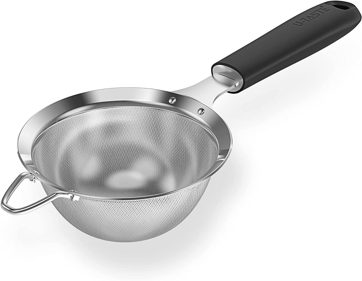 U-Taste 18/8 Stainless Steel Mesh Strainer, 30 Mesh Fine Sieve Food Strainer, Kitchen Colander for Straining Quinoa/Flour/Pasta/Fruit, 3.9in, Black